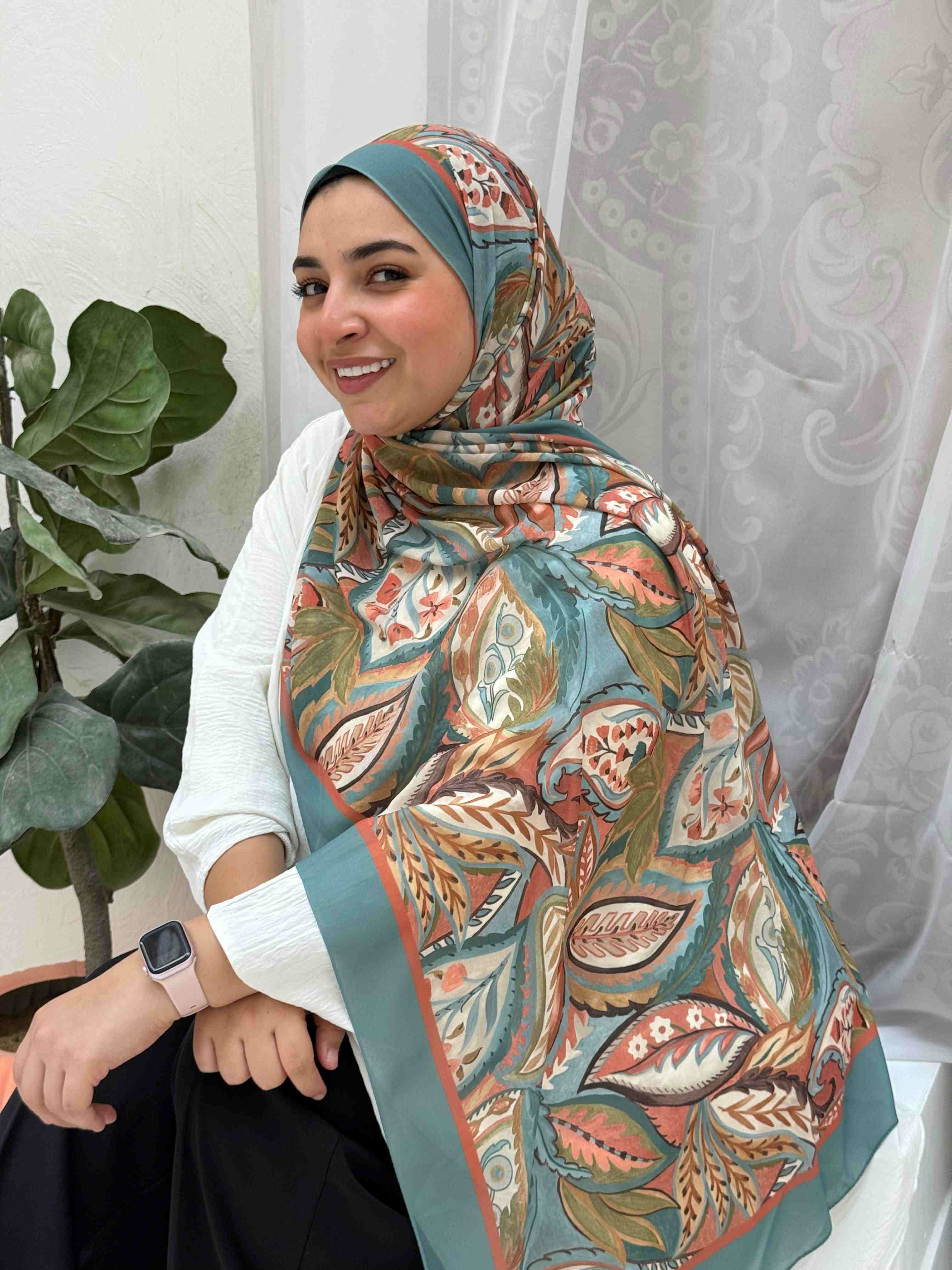 Lefora Scarf