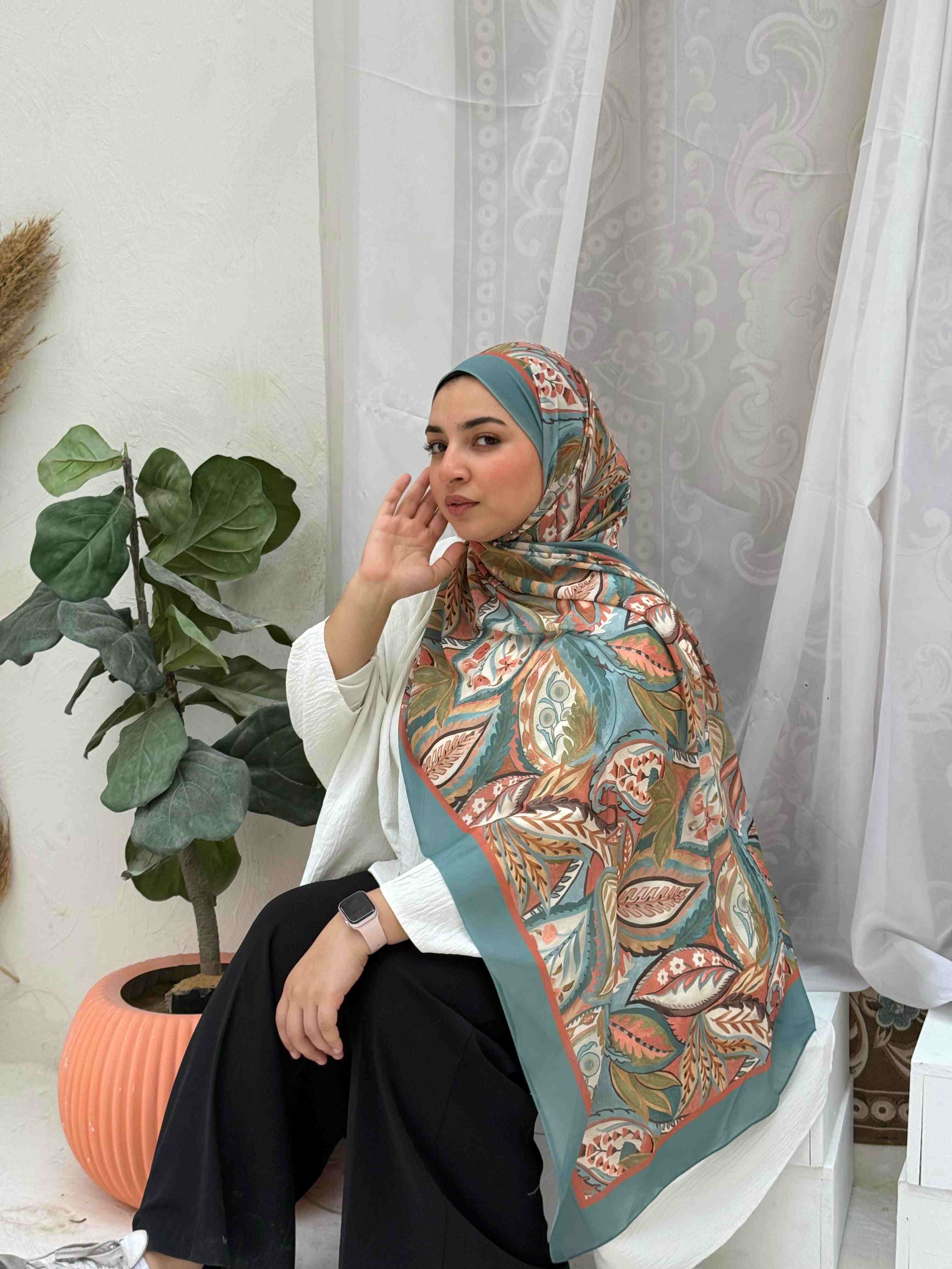 Lefora Scarf